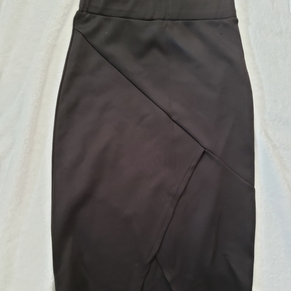 Six Skirts - Picture 11 of 16